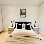 Executive Apt -Steps To Tube -Quick Access To Central London